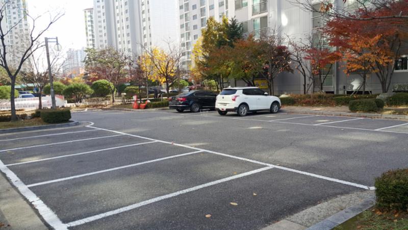 단지 내  주차장이에요