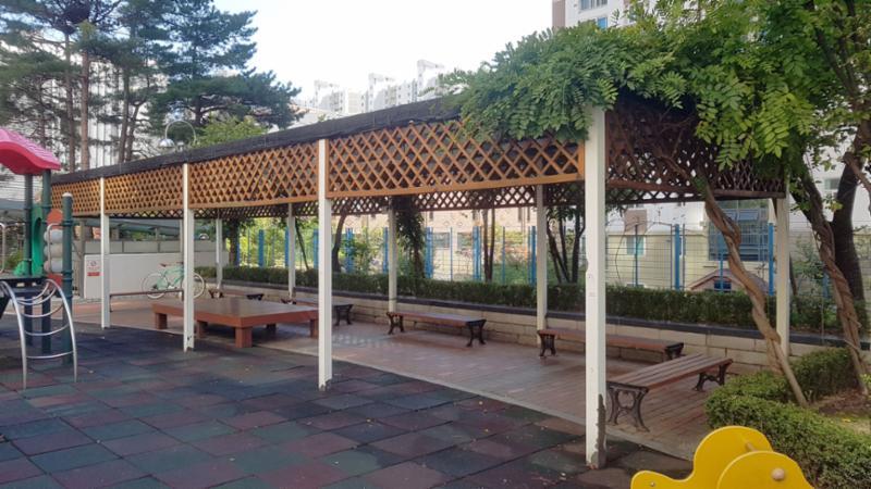 단지 내에서 즐겁고 여유로운 시간을 보낼 수 있는 쉼터 공간이에요