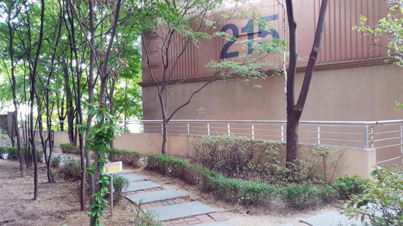 단지 내 산책로에요