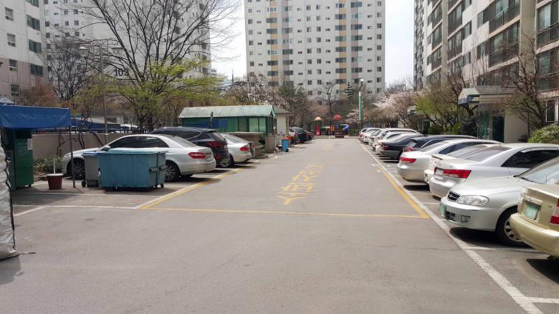 삼성아파트 주차장이에요