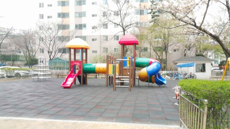 아이들의 상상력과 호기심을 일깨워주는 어린이놀이터에요