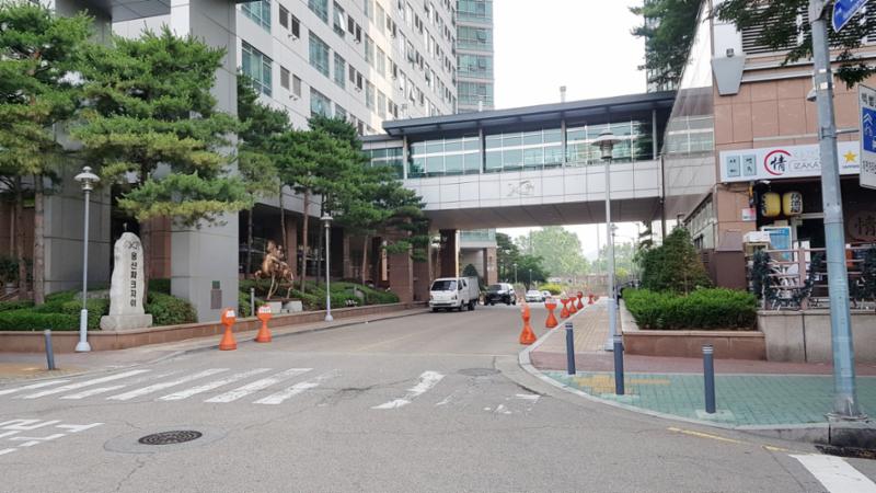 용산파크자이정문이에요