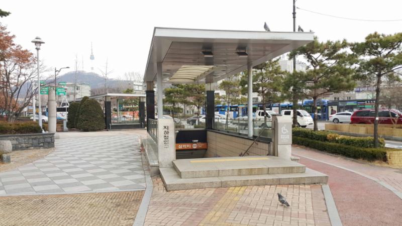지하철 4호선, 6호선 삼각지역입니다