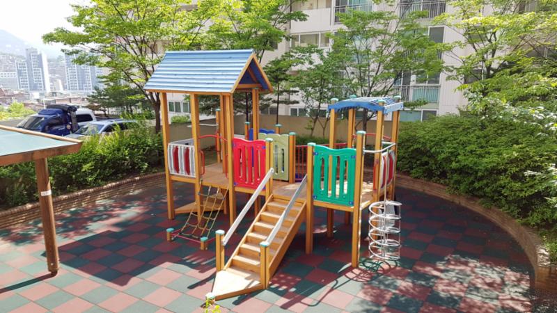 천연뜨란채아파트 놀이터에요