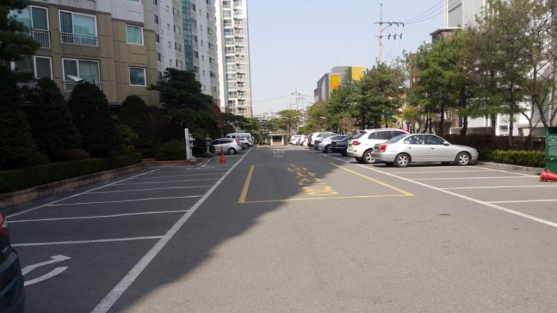 마포대림1차의 단지 내 지상주차장이에요