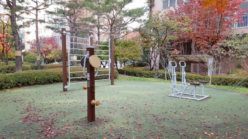 단지 내에 위치한 주민운동시설이에요