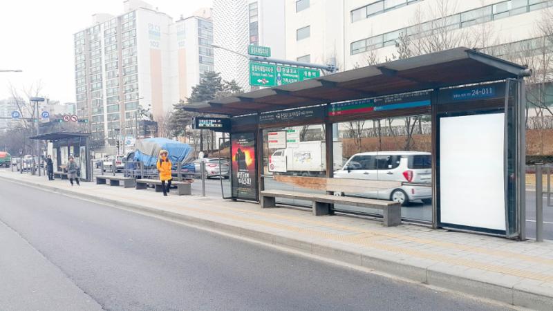 송파성원상떼빌 인근에 위치한 버스정류장 모습입니다