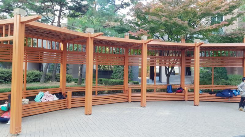 단지 내에서 즐겁고 여유로운 시간을 보낼 수 있는 쉼터 공간이에요