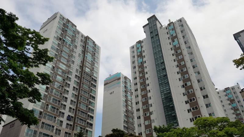 단지 주변으로 다양한 초, 중, 고 학군이 인접해 있어 도보로 통학할 수 있는 단지에요