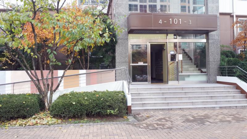 상현마을수지센트럴아이파크 아파트 101동 1층 공동현관이에요