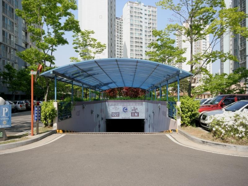 지하주차장입구