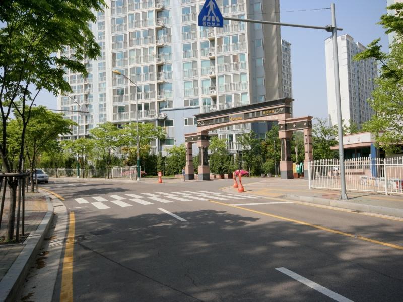 후문앞도로