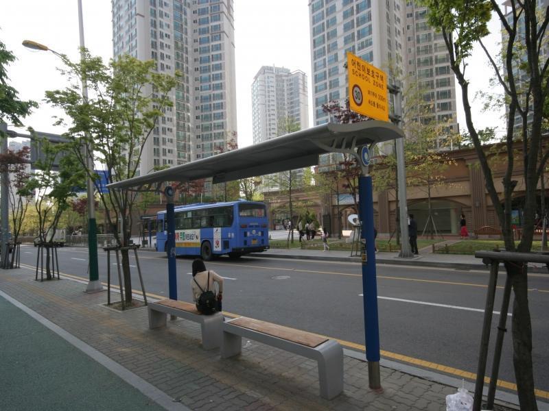 버스정류소(정문앞)