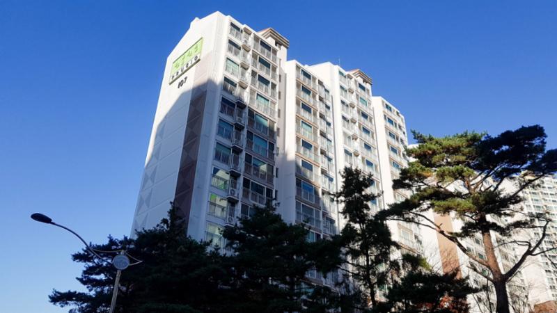 신림푸르지오2차의 단지 전경이에요