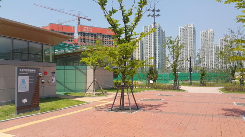 단지 인근에 위치한 푸른마당근린공원입니다
