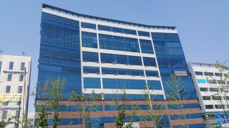 단지 인근에 위치한 의정부롯데아울렛[민락점]입니다