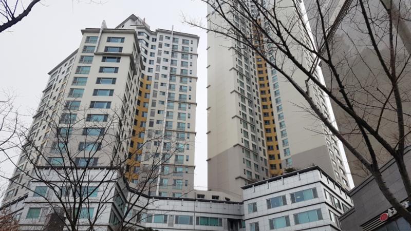 깔끔하고 세련된 더샵스타리버 단지 전경의 모습이에요