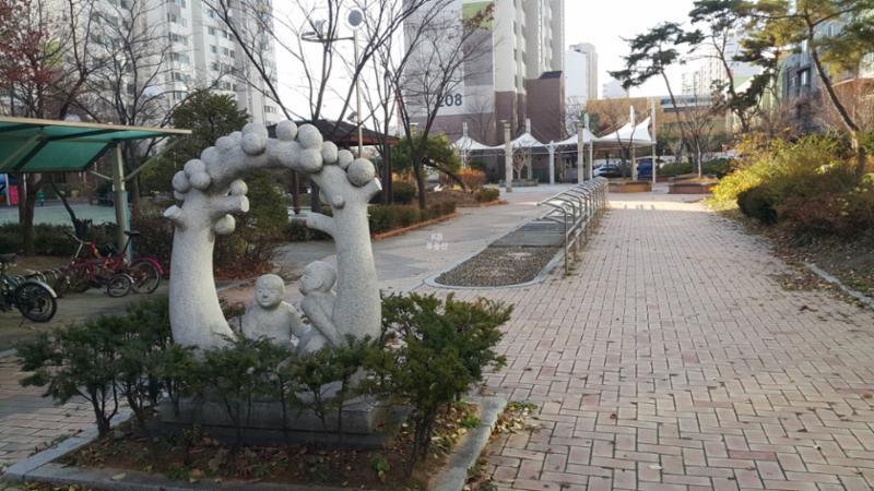 오정생활휴먼시아2단지의 품격을 높여 주는 단지 내 조경이에요
