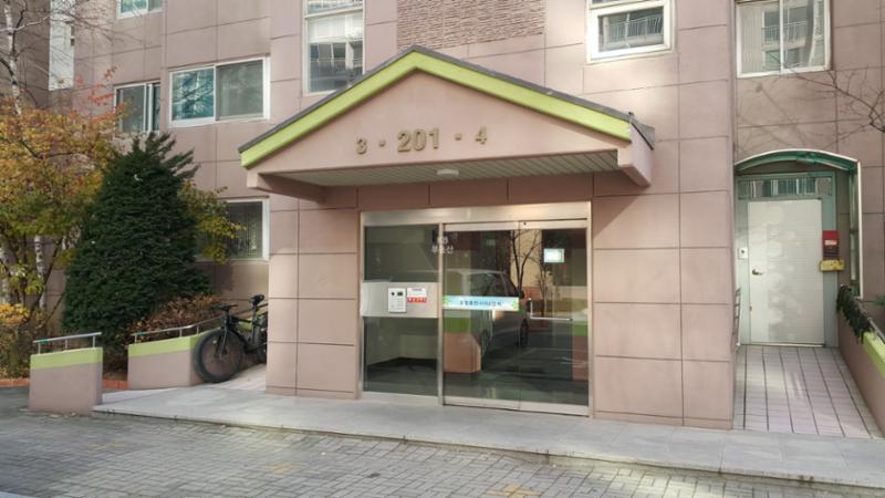 201동 공동현관이에요