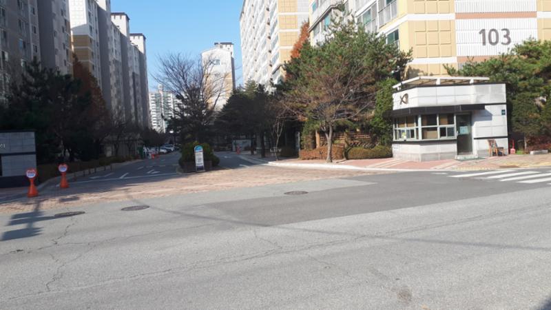 푸른마을용인자이 정문이에요