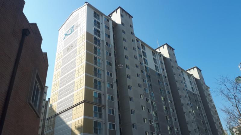 마평동 푸른마을용인자이 아파트 단지전경 이에요