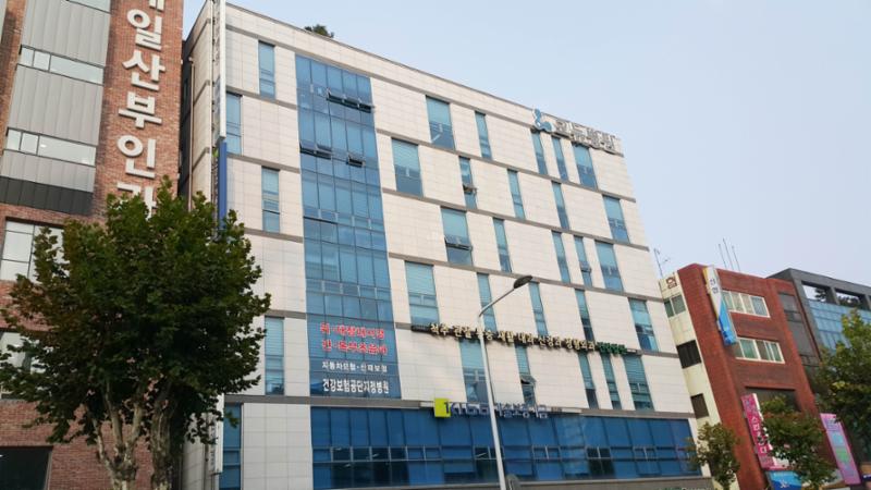 단지 인근에 건강보험공단 지정병원인 오뉴병원이 조성되어 있어 건강검진, 내시경, 초음파 등 다양한 검사가 가능합니다