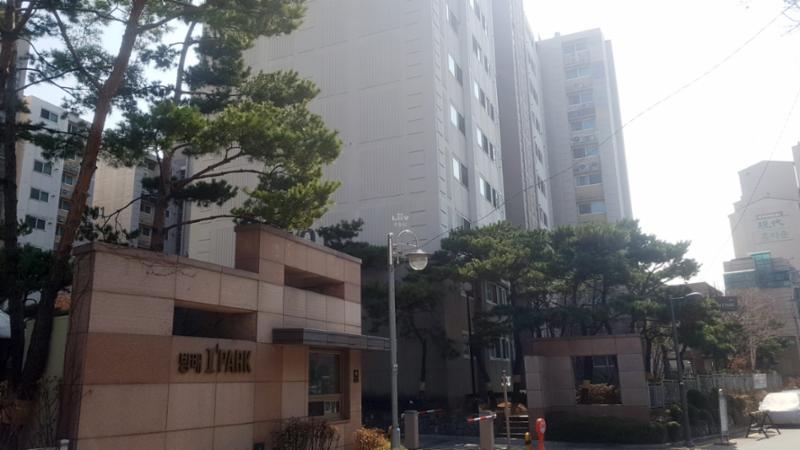 방배아이파크의 정문 출입구에요