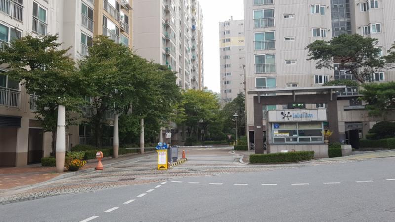 망우금호어울림 단지정문이에요