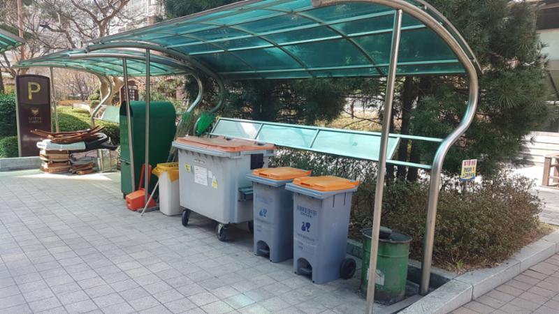 대치롯데캐슬리베 분리수거장의 모습이에요