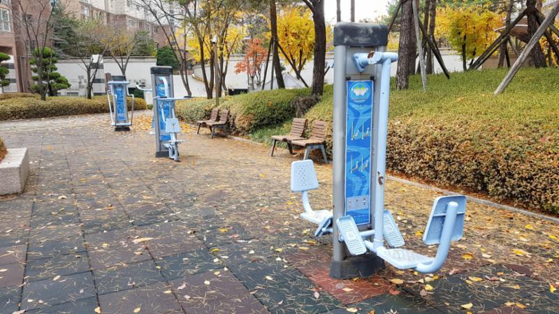 단지 내에 위치한 주민운동시설이에요