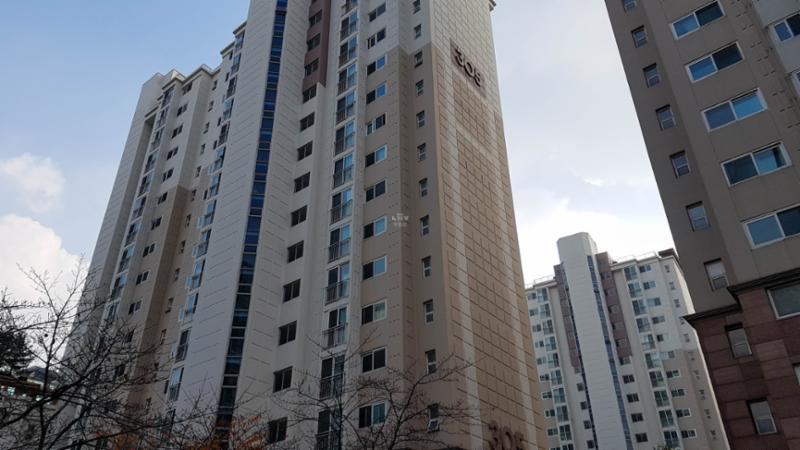 단지만의 특별한 외관 디자인으로 품격 있고 고급스러움이 느껴지는 단지 모습이에요