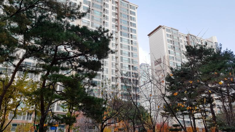 고급스러운 디자인과 차별화된 분위기로 단지의 품격을 한층 더 높이는 동탄시범다은마을롯데대동다숲캐슬 전경 모습이에요