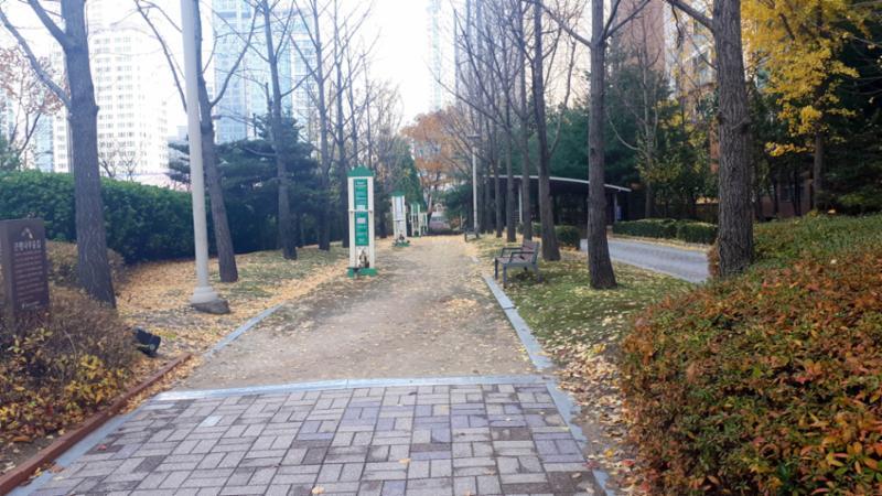 단지 내 보행로 및 산책로에요