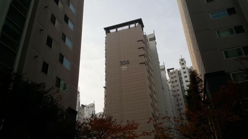 2007년 3월 준공이 완료되었고 단지 규모가 900세대로 크고 넓으며, 지상으로 차량이 다닐 수 없도록 되어 있어 주민들이 안전하게 이동할 수 있어요