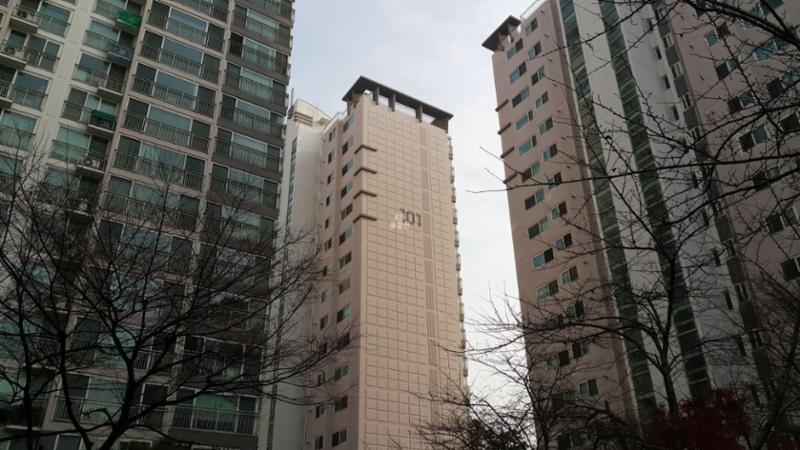 독특하고 개성 있는 두산위브 외형이에요