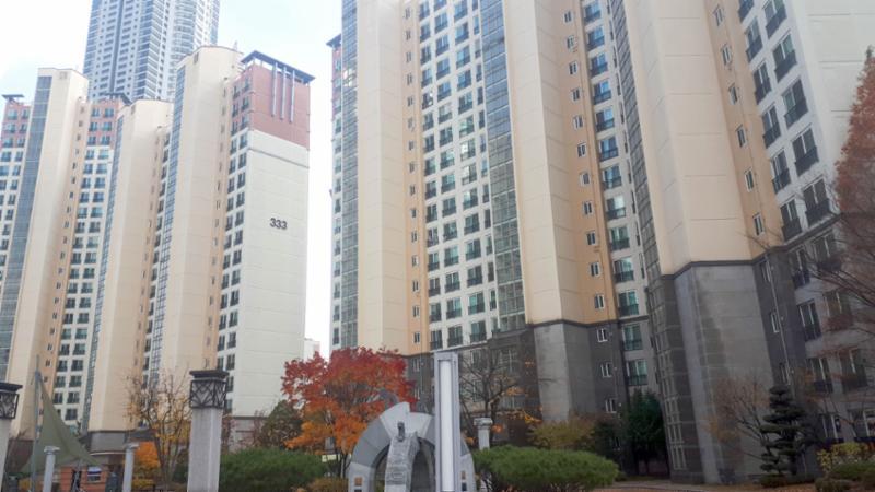 333동 동탄시범다은마을월드메르디앙반도유보라 아파트 단지 전경이에요