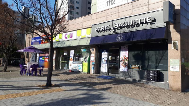 단지 내 상가가 배치되어 있고 입주민들의 편리함을 위한 상가들이 입점해 있어 멀리 가지 않아도 간편하게 이용할 수 있도록 신경 쓴 모습이에요