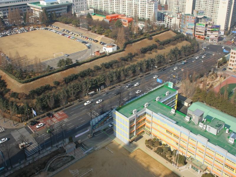 남동로전경