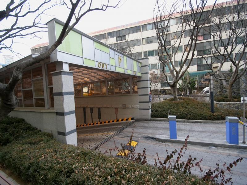 지하주차장입구