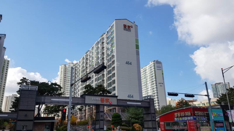 동탄솔빛마을쌍용예가의 깔끔하고 세련된 전경 사진이에요