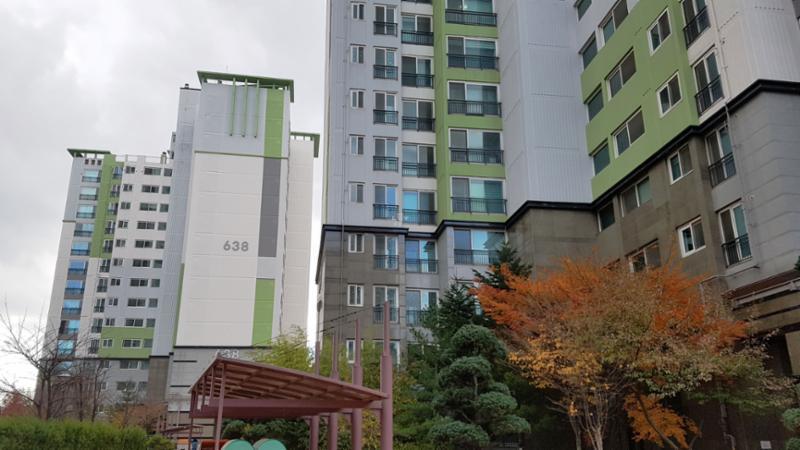 동탄나루마을월드메르디앙반도유보라1차 아파트 638동 단지 전경 모습이에요