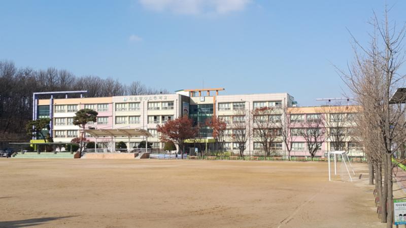 발산초등학교 입니다