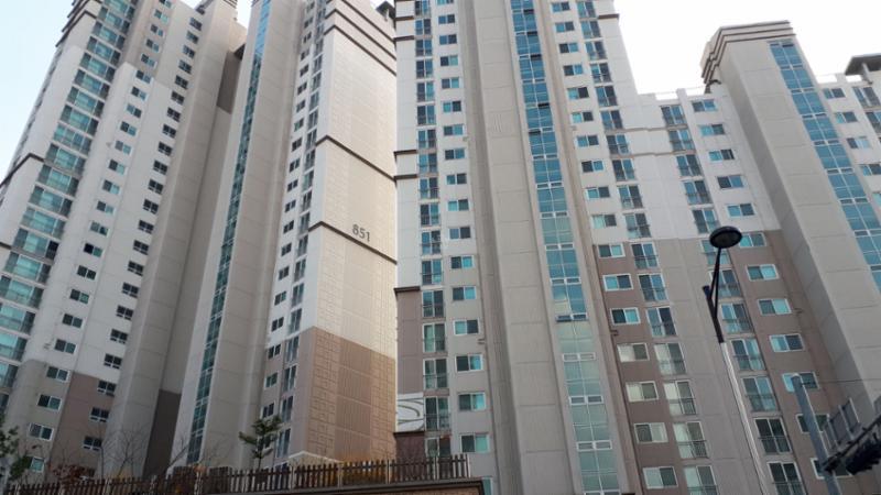 동간 거리가 넓어 쾌적한 동탄숲속마을모아미래도1단지 내 전경이에요