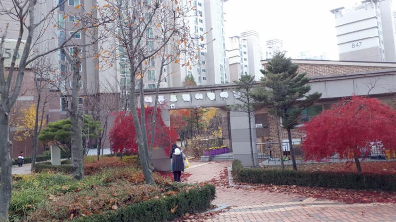 단지 내에 위치한 어린이집이에요