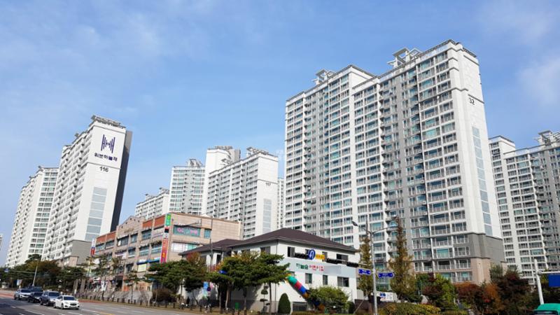 매탄위브하늘채 단지 내에 근린생활시설, 문화시설 또한 잘 갖춰져있어 주거인프라가 풍부한 단지에요