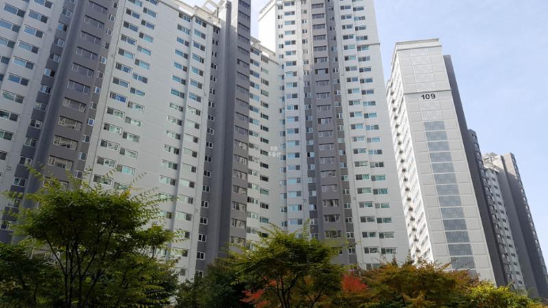 단지 주변으로는 매여울근린공원, 인계예술공원, 효원공원 등이 자리해 가벼운 산책이나 운동을 즐기기에 좋아요