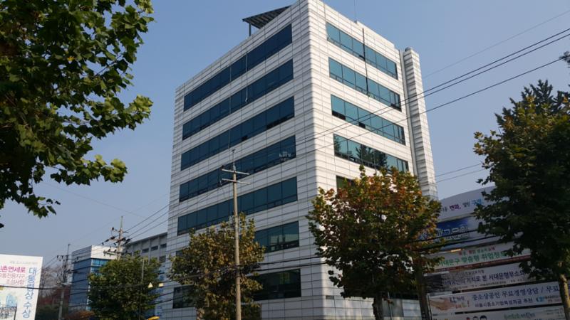 단지 주변에 위치한 서대문보건소입니다
