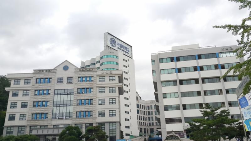 단지 인근에 대학교가 위치하고 있어 대학로 주변이 번화가로 잘 조성되고 있습니다