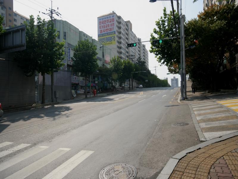 정문앞도로