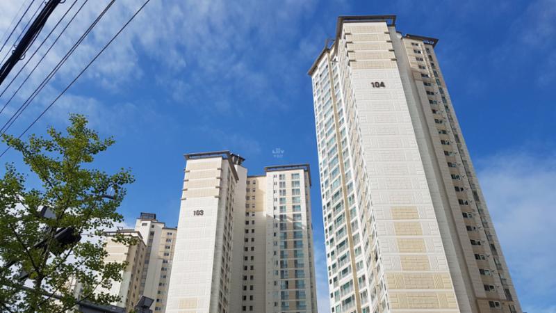동간 거리가 넓어 쾌적한 단지 내 전경이에요